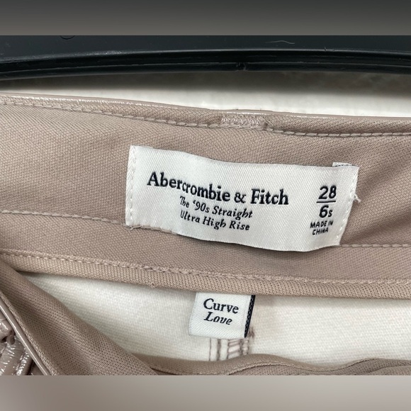 Abercrombie & Fitch Women’s Ultra High Rise the 90s Straight Curve Love; 28 / 6 - Picture 2 of 6